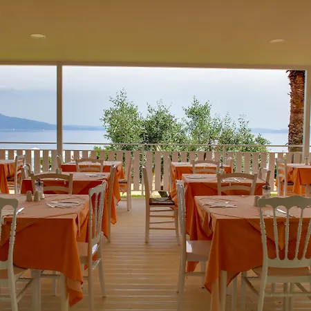 Calamos Family Club Hotel Kalamos (Attica)